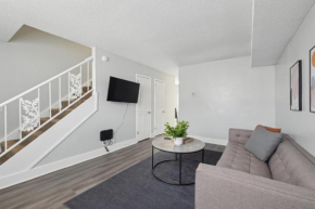 Brentwood U4 I Cozy & Comfy I 2bd I Free Parking